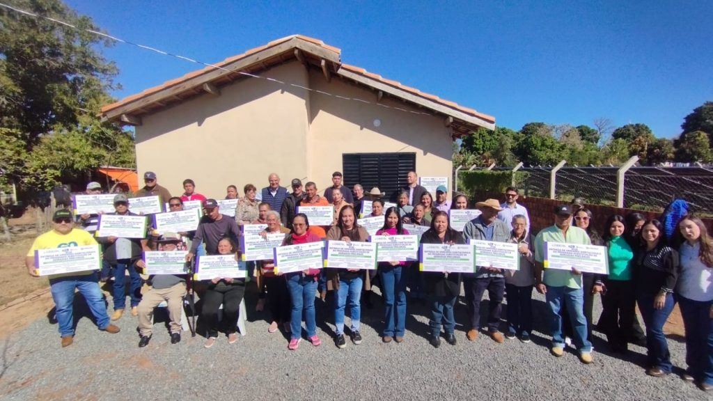 Prefeitura de Caracol entrega 26 novas casas e inaugura ponte de concreto