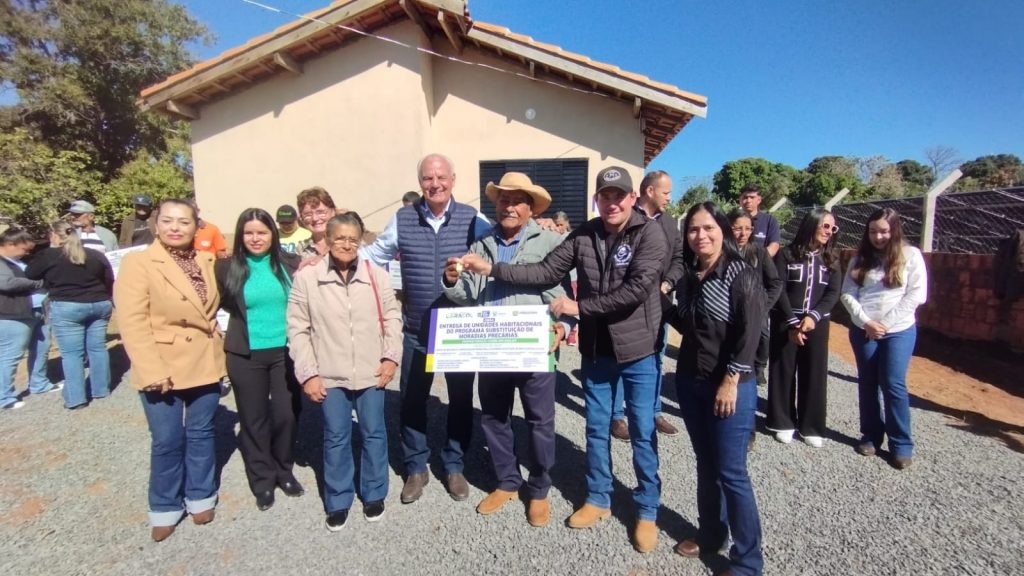 Prefeitura de Caracol entrega 26 novas casas e inaugura ponte de concreto