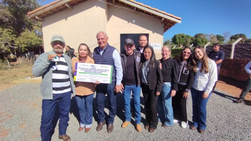 Prefeitura de Caracol entrega 26 novas casas e inaugura ponte de concreto