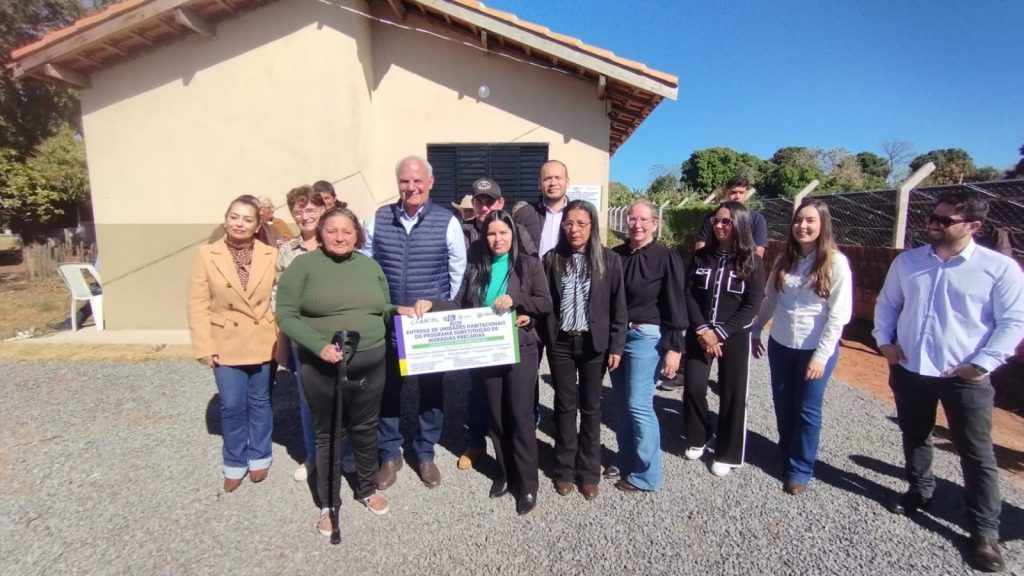 Prefeitura de Caracol entrega 26 novas casas e inaugura ponte de concreto