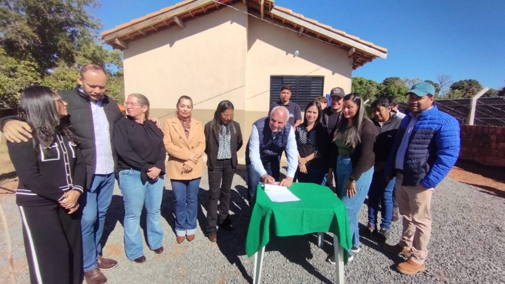 Prefeitura de Caracol entrega 26 novas casas e inaugura ponte de concreto