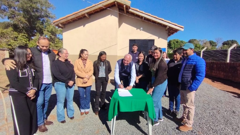 Prefeitura de Caracol entrega 26 novas casas e inaugura ponte de concreto
