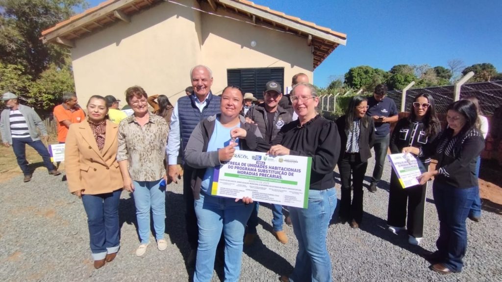 Prefeitura de Caracol entrega 26 novas casas e inaugura ponte de concreto