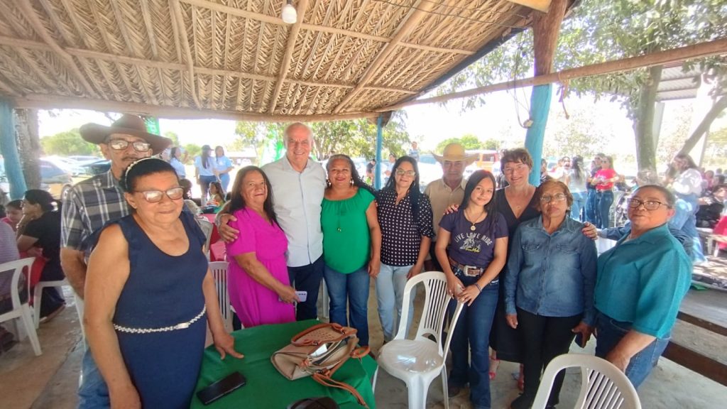 Prefeitura de Caracol promove almoço dançante para idosos do SCFV 60+ em parceria com Sicredi Prefeitura de Caracol promove almoço dançante para idosos do SCFV 60+ em parceria com Sicredi