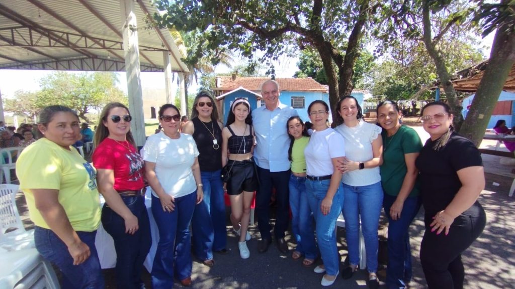 Prefeitura de Caracol promove almoço dançante para idosos do SCFV 60+ em parceria com Sicredi Prefeitura de Caracol promove almoço dançante para idosos do SCFV 60+ em parceria com Sicredi