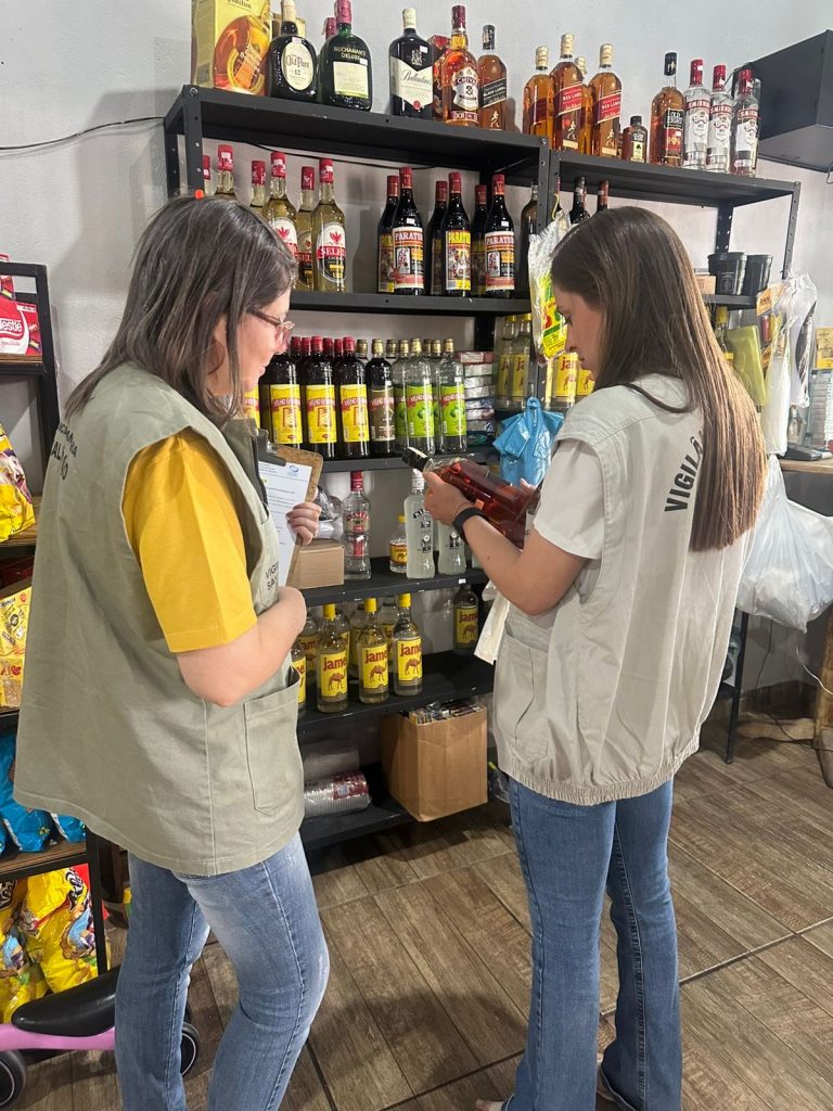 Secretaria Municipal de Saúde de Caracol realiza ações de fiscalização e orientação de combate a fraudes em bebidas