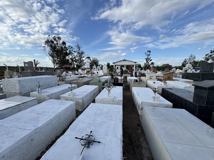 Prefeitura de Caracol organiza Cemitério Municipal para o Dia de Finados Prefeitura de Caracol organiza Cemitério Municipal para o Dia de Finados