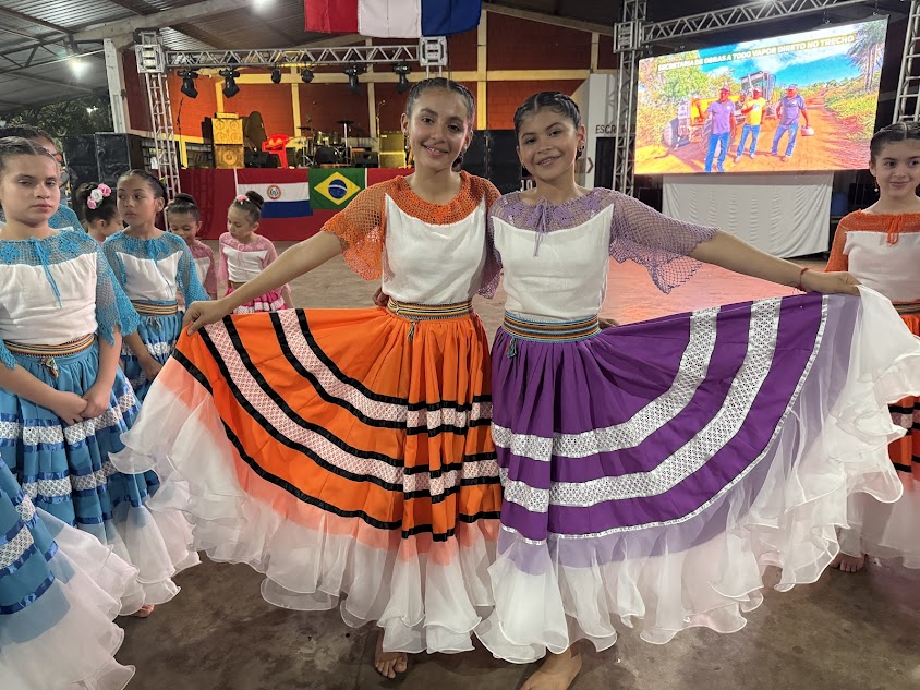 Cultura Paraguaia agitou Caracol no último sábado Cultura Paraguaia agitou Caracol no último sábado