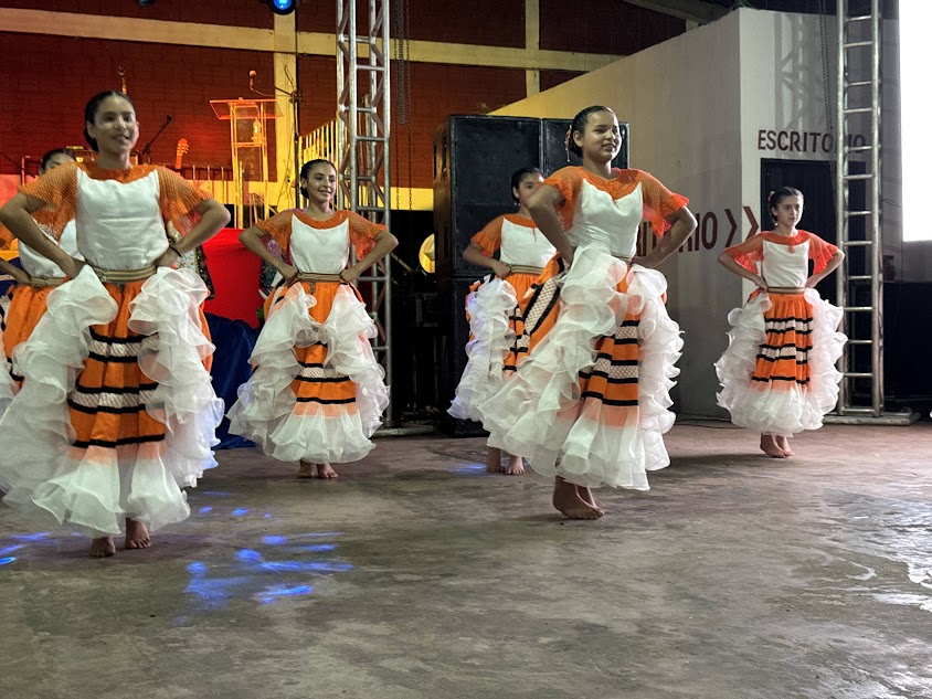 Cultura Paraguaia agitou Caracol no último sábado Cultura Paraguaia agitou Caracol no último sábado