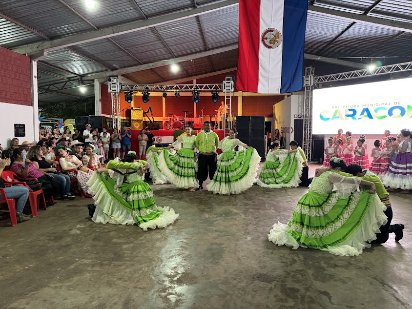 Cultura Paraguaia agitou Caracol no último sábado Cultura Paraguaia agitou Caracol no último sábado