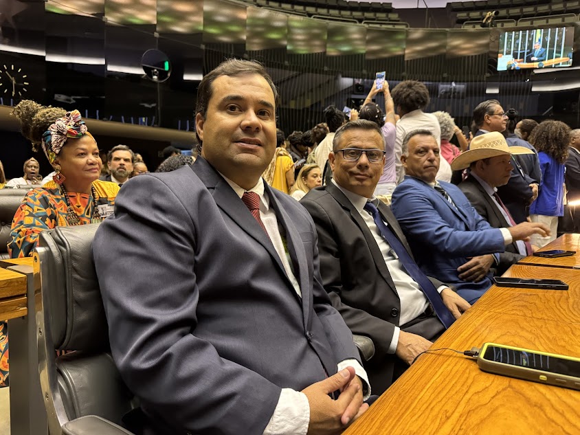 Prefeito Carlos Humberto Pagliosa e vereadores celebram resultados de viagem a Brasília Prefeito Carlos Humberto Pagliosa e vereadores celebram resultados de viagem a Brasília