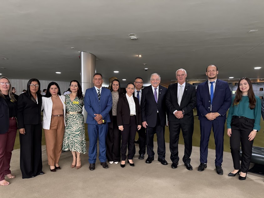 Prefeito Carlos Humberto Pagliosa e vereadores celebram resultados de viagem a Brasília Prefeito Carlos Humberto Pagliosa e vereadores celebram resultados de viagem a Brasília