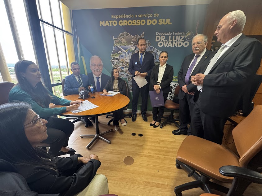 Prefeito Carlos Humberto Pagliosa e vereadores celebram resultados de viagem a Brasília Prefeito Carlos Humberto Pagliosa e vereadores celebram resultados de viagem a Brasília