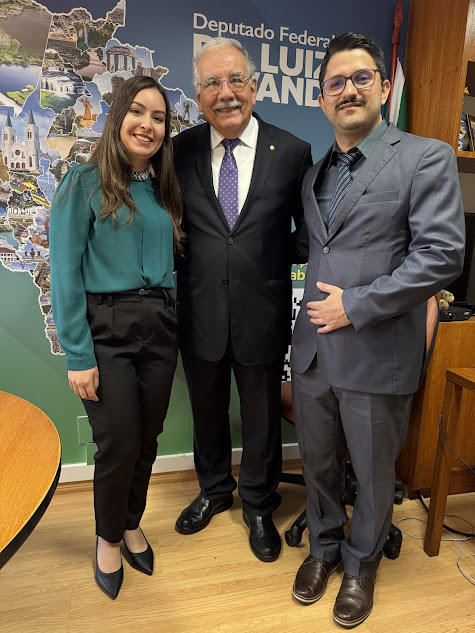 Prefeito Carlos Humberto Pagliosa e vereadores celebram resultados de viagem a Brasília Prefeito Carlos Humberto Pagliosa e vereadores celebram resultados de viagem a Brasília