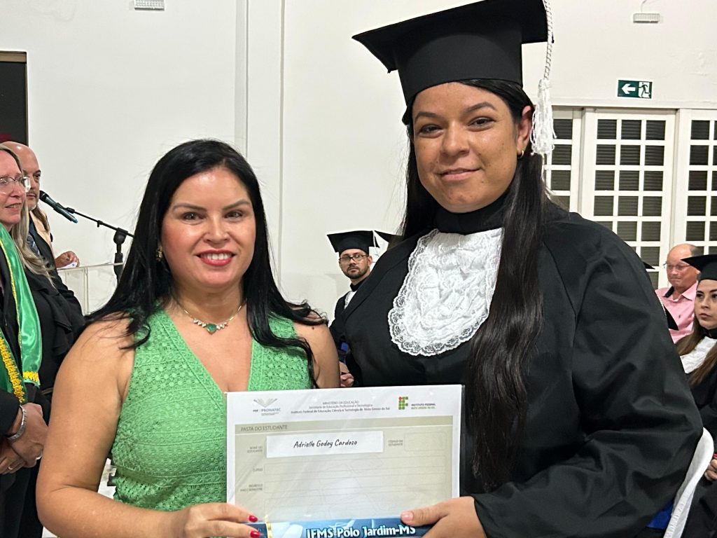 Caracol celebra formatura da primeira turma do Curso Técnico em Administração do Instituto Federal