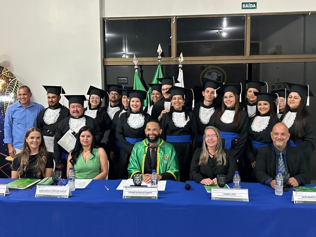 Caracol celebra formatura da primeira turma do Curso Técnico em Administração do Instituto Federal