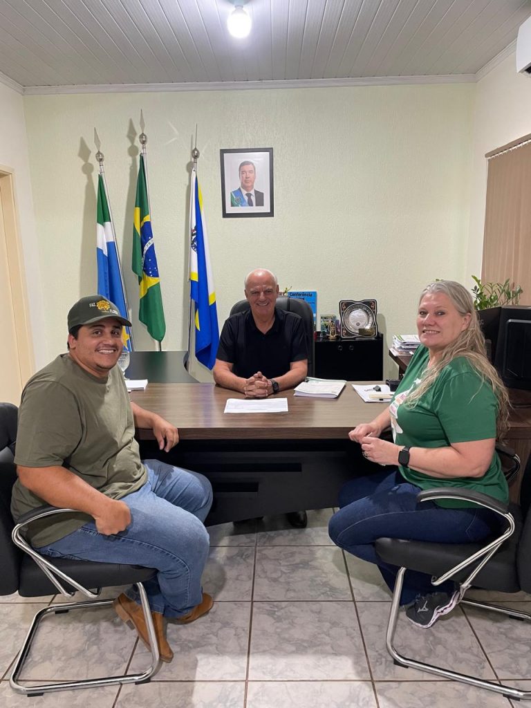 Prefeitura de Caracol injeta quase R$ 7 milhões na economia local com pagamento de folhas, 13º e abono Prefeitura de Caracol injeta quase R$ 7 milhões na economia local com pagamento de folhas, 13º e abono