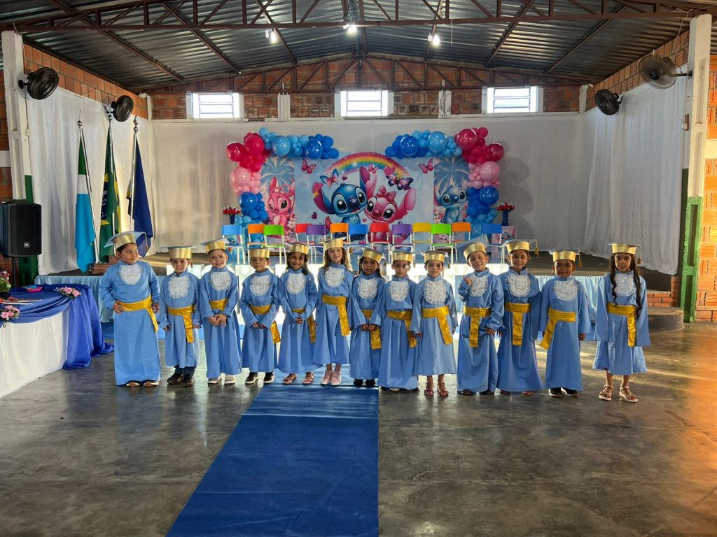 Escola Rural Inácio Silvestre Monteiro, no Alto Caracol, realiza formatura da Pré-Escola e do 9º ano