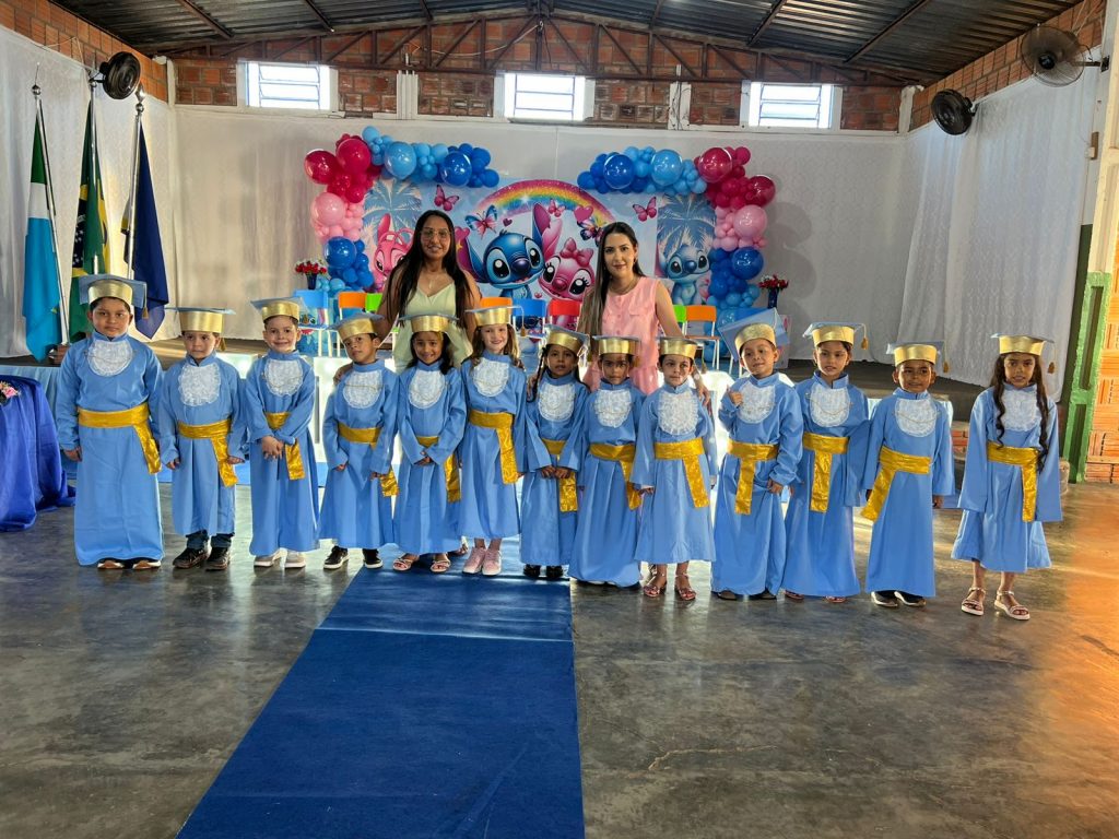 Escola Rural Inácio Silvestre Monteiro, no Alto Caracol, realiza formatura da Pré-Escola e do 9º ano