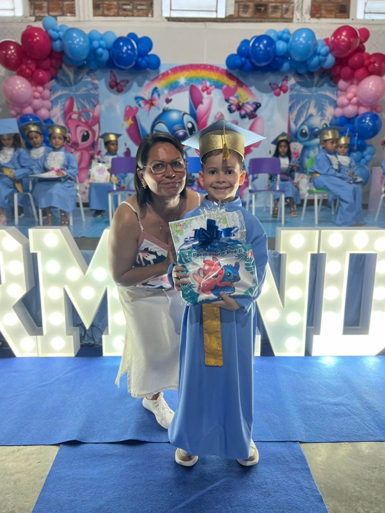 Escola Rural Inácio Silvestre Monteiro, no Alto Caracol, realiza formatura da Pré-Escola e do 9º ano