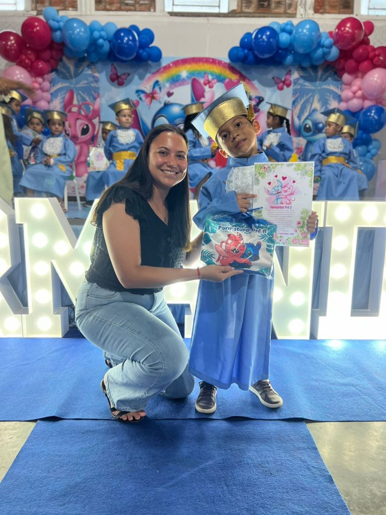 Escola Rural Inácio Silvestre Monteiro, no Alto Caracol, realiza formatura da Pré-Escola e do 9º ano