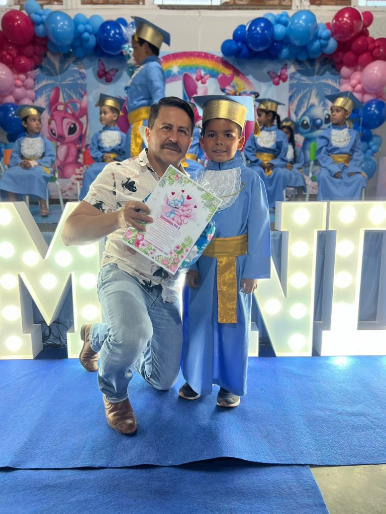 Escola Rural Inácio Silvestre Monteiro, no Alto Caracol, realiza formatura da Pré-Escola e do 9º ano