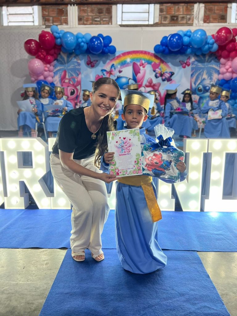 Escola Rural Inácio Silvestre Monteiro, no Alto Caracol, realiza formatura da Pré-Escola e do 9º ano