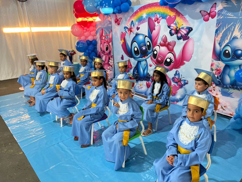 Escola Rural Inácio Silvestre Monteiro, no Alto Caracol, realiza formatura da Pré-Escola e do 9º ano