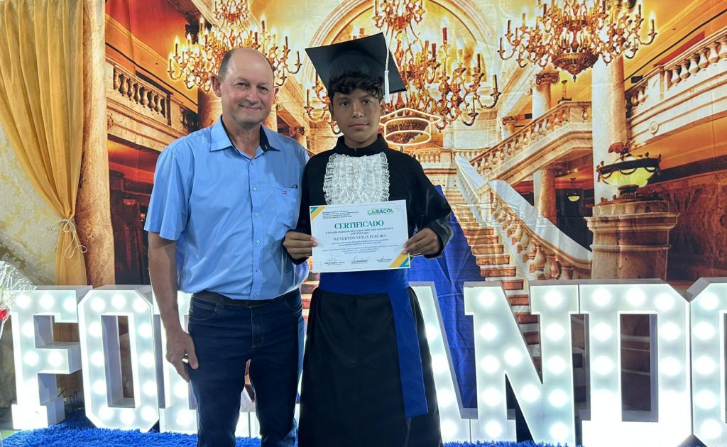 Formatura do 9� ano da Escola Jo�o Jos� Leite da Silva marca encerramento de ciclo em Caracol