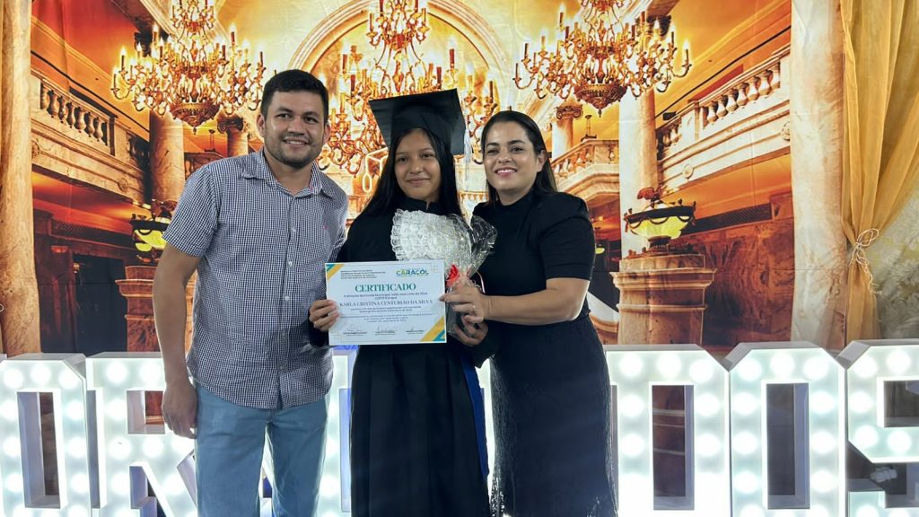 Formatura do 9� ano da Escola Jo�o Jos� Leite da Silva marca encerramento de ciclo em Caracol