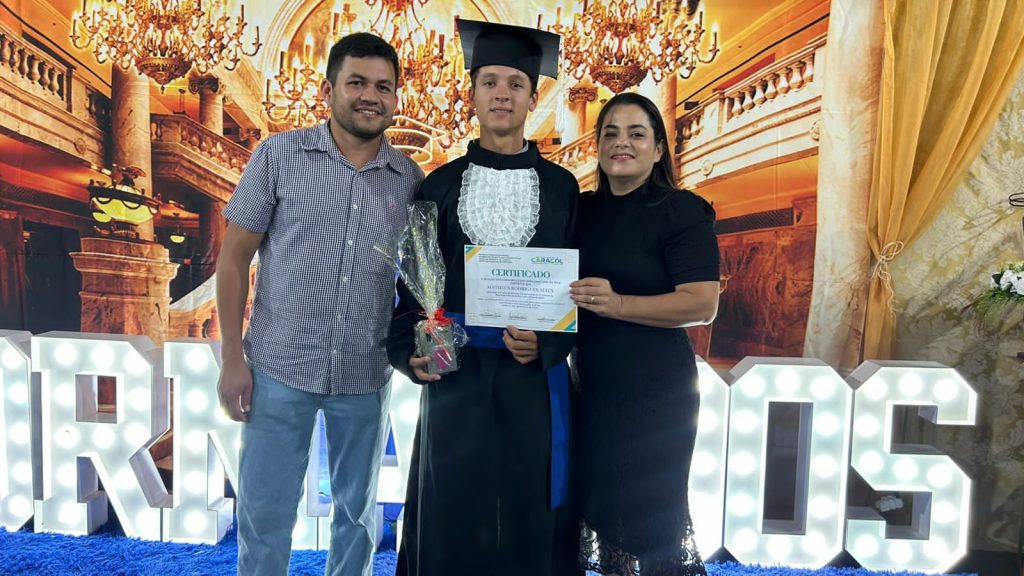 Formatura do 9� ano da Escola Jo�o Jos� Leite da Silva marca encerramento de ciclo em Caracol