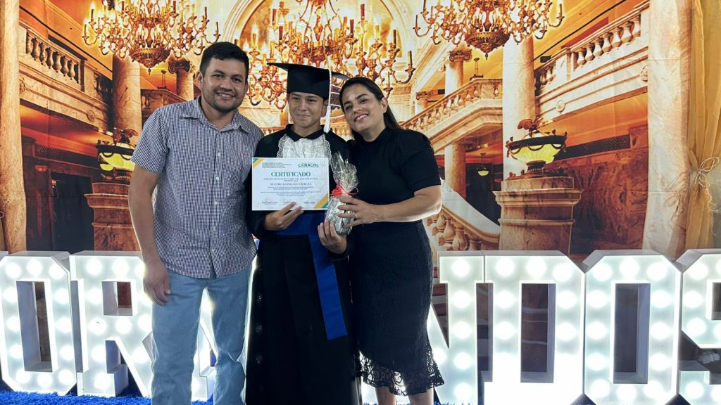 Formatura do 9� ano da Escola Jo�o Jos� Leite da Silva marca encerramento de ciclo em Caracol