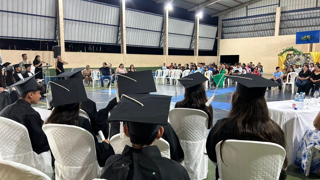 Formatura do 9� ano da Escola Jo�o Jos� Leite da Silva marca encerramento de ciclo em Caracol