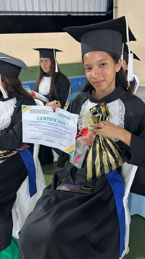 Formatura do 9� ano da Escola Jo�o Jos� Leite da Silva marca encerramento de ciclo em Caracol