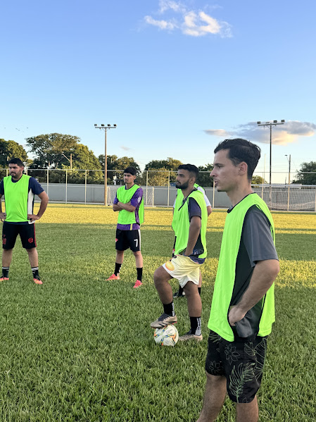 Prefeito Neco Pagliosa acompanha início dos preparativos do time de Caracol para a Copa Assomasul 2026