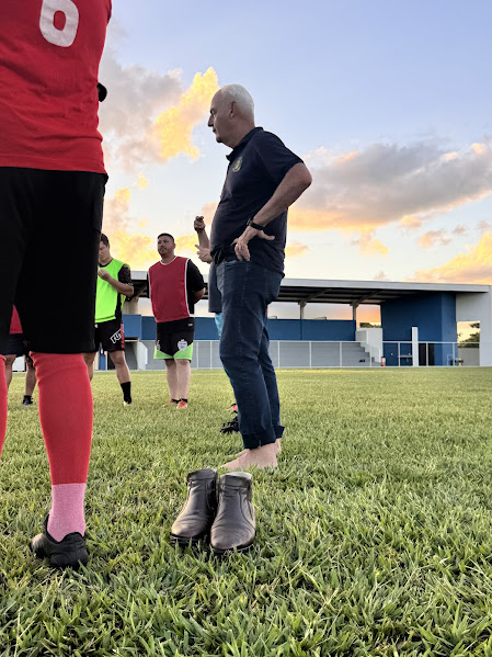 Prefeito Neco Pagliosa acompanha início dos preparativos do time de Caracol para a Copa Assomasul 2026