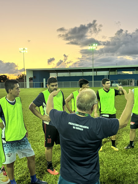 Prefeito Neco Pagliosa acompanha início dos preparativos do time de Caracol para a Copa Assomasul 2026
