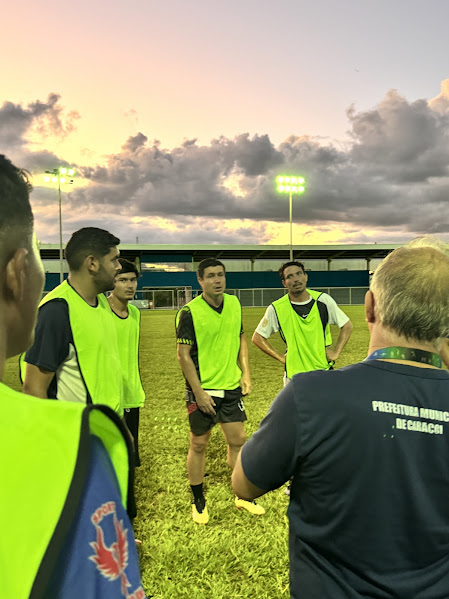 Prefeito Neco Pagliosa acompanha início dos preparativos do time de Caracol para a Copa Assomasul 2026