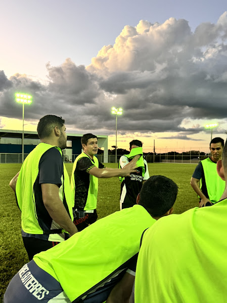 Prefeito Neco Pagliosa acompanha início dos preparativos do time de Caracol para a Copa Assomasul 2026