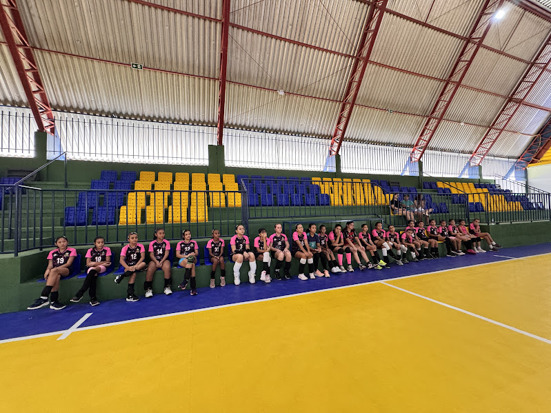 Projeto Esporte+Escola Voleibol Feminino é espaço de proteção e formação de base em Caracol