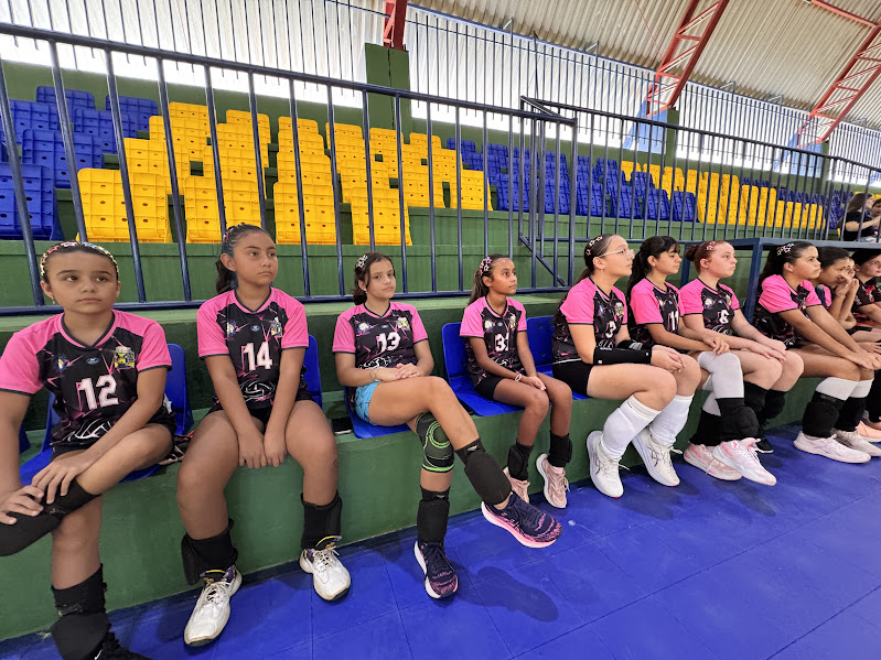 Projeto Esporte+Escola Voleibol Feminino é espaço de proteção e formação de base em Caracol