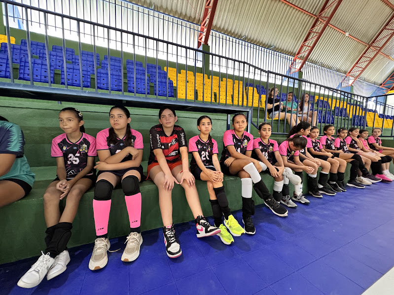 Projeto Esporte+Escola Voleibol Feminino é espaço de proteção e formação de base em Caracol