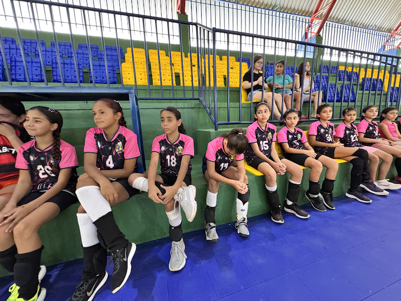 Projeto Esporte+Escola Voleibol Feminino é espaço de proteção e formação de base em Caracol