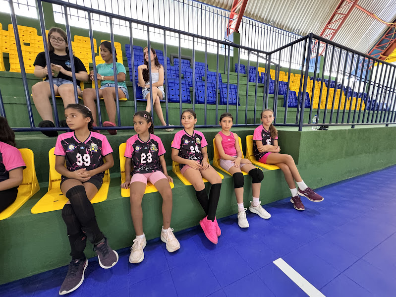 Projeto Esporte+Escola Voleibol Feminino é espaço de proteção e formação de base em Caracol