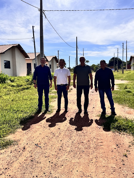 Secretário da Casa Civil, Walter Carneiro Filho, visita Caracol e acompanha obras do Governo do Estado