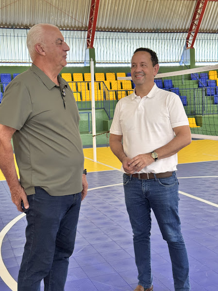 Secretário da Casa Civil, Walter Carneiro Filho, visita Caracol e acompanha obras do Governo do Estado