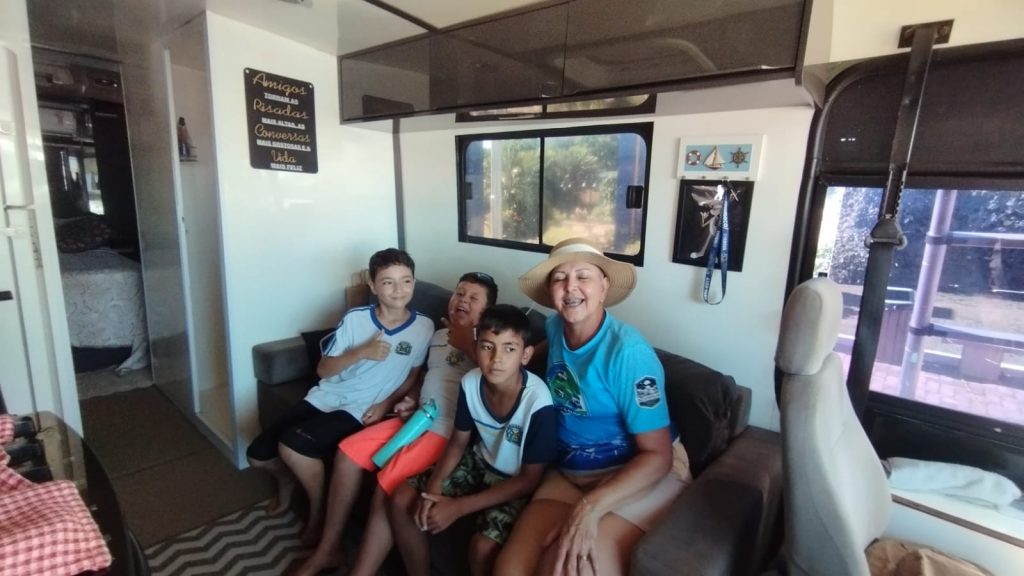 Caravana Motorhome Bioceânica é sucesso de interação e socialização em Caracol