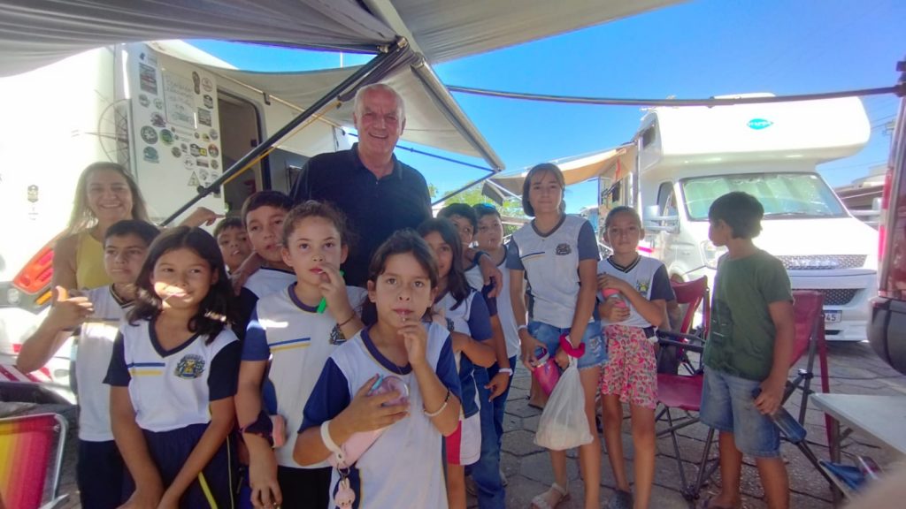 Caravana Motorhome Bioceânica é sucesso de interação e socialização em Caracol