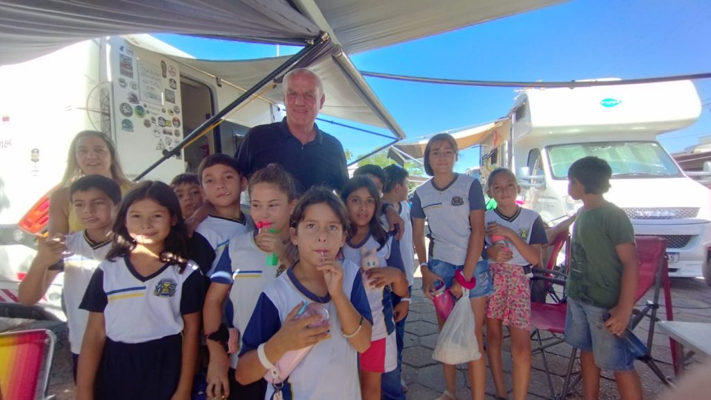 Caravana Motorhome Bioceânica é sucesso de interação e socialização em Caracol