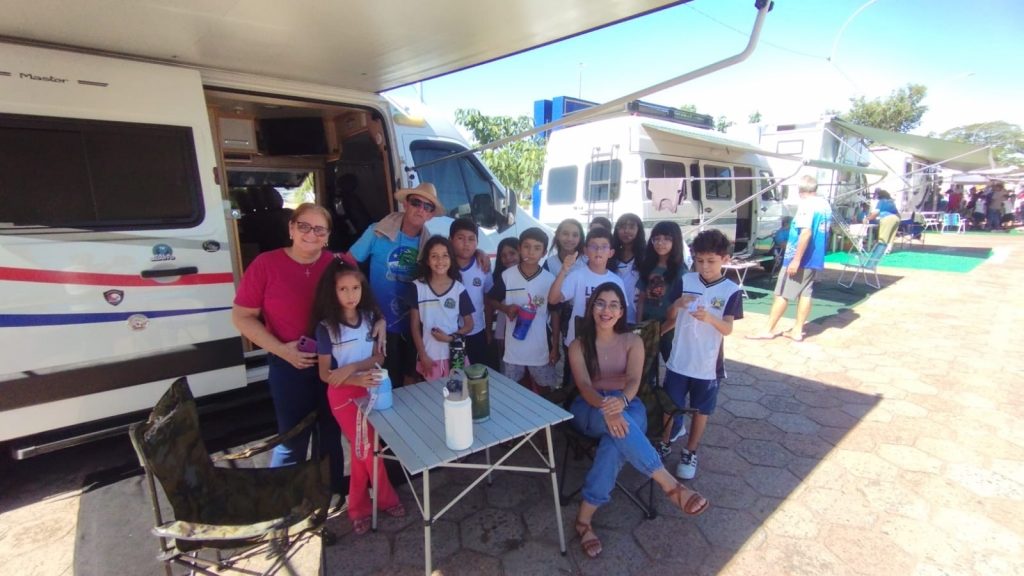 Caravana Motorhome Bioceânica é sucesso de interação e socialização em Caracol